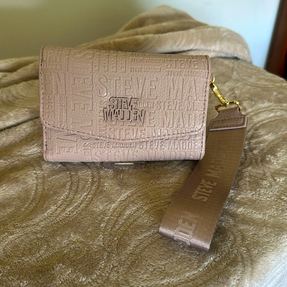 Steve Madden Tan Wristlet Wallet